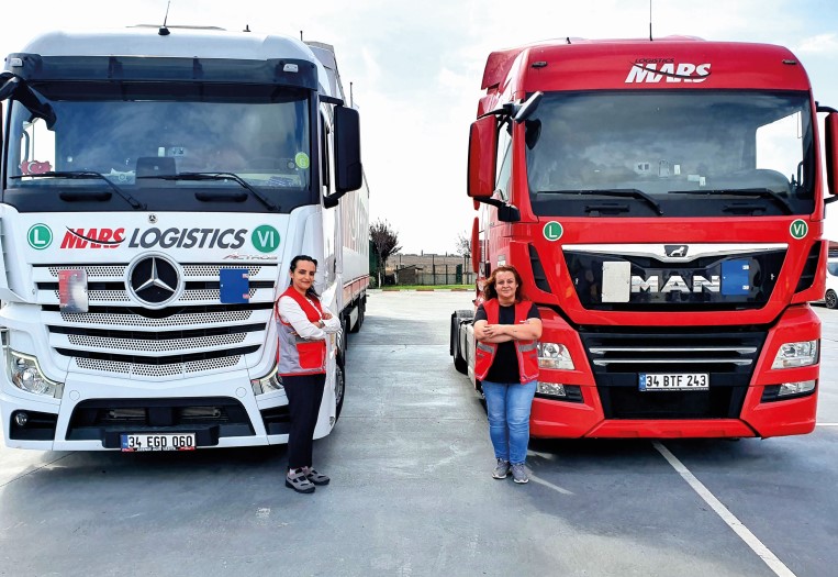 Les conductrices de camions sont sur la route avec Mars Logistics